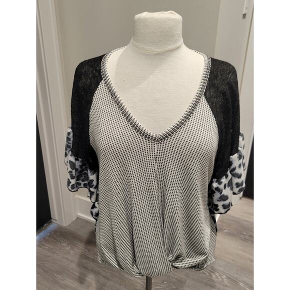 Chrysanthemum Boutique Boho Top Womens Small Grey Black Leopard Animal Print - Picture 1 of 13